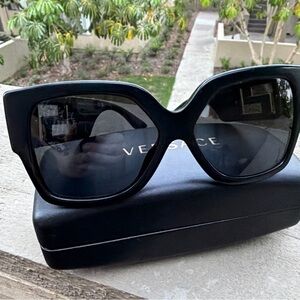 Authentic Versace Black Oversized Women’s Sunglasses w case